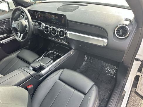Used 2023 Mercedes-Benz GLB 250 image 27