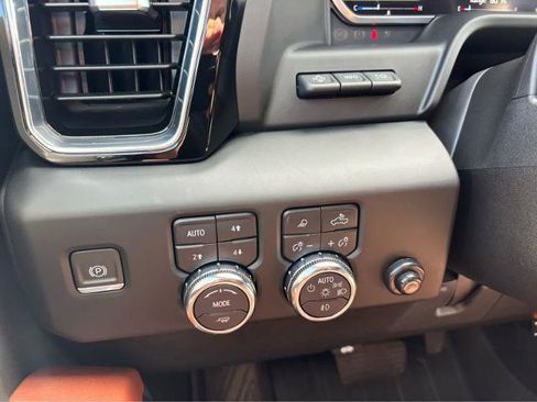 Used 2024 GMC Sierra 2500 Denali Ultimate w/ LPO, GMC Protection Package image 24