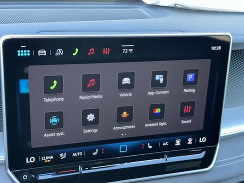 New 2026 Volkswagen Tiguan SE R-Line FWD image 8