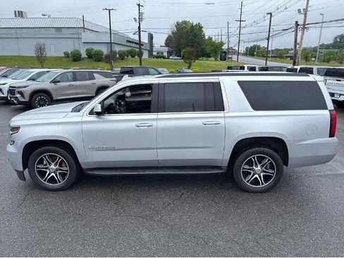 Used 2019 Chevrolet Suburban LT AWD/4WD image 15