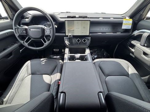 New 2026 Land Rover Defender 110 V8 AWD/4WD image 13