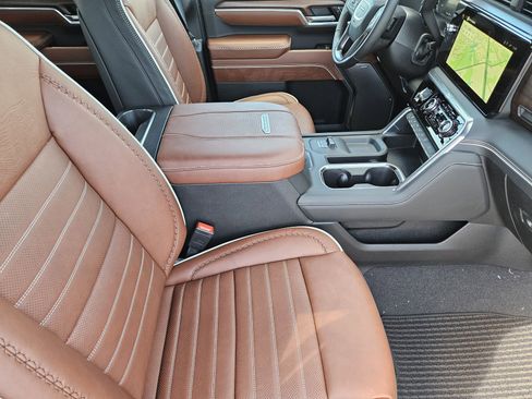 New 2026 GMC Sierra 2500 Denali Ultimate AWD/4WD image 10