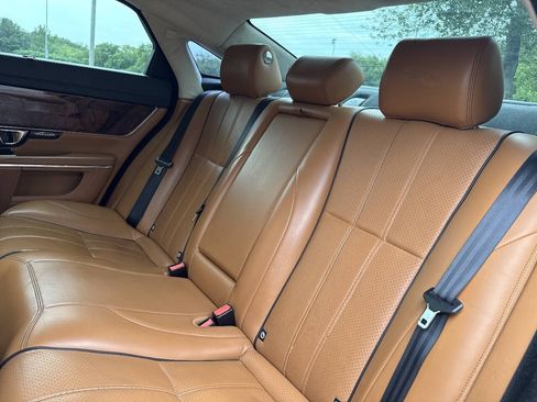 Used 2014 Jaguar XJ L Portfolio AWD/4WD image 16