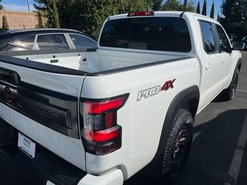 Used 2026 Nissan Frontier PRO-4X AWD/4WD image 5