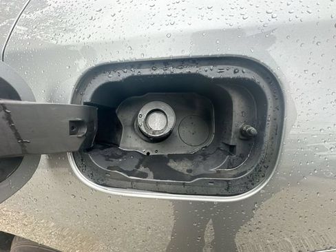 Used 2024 Chevrolet Equinox LT w/ LPO, Floor Liner Package FWD image 44