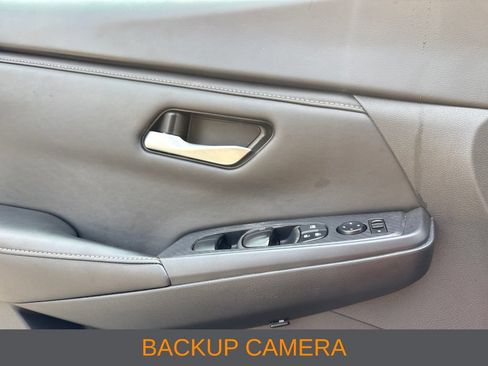 Used 2024 Nissan Sentra SV FWD image 7