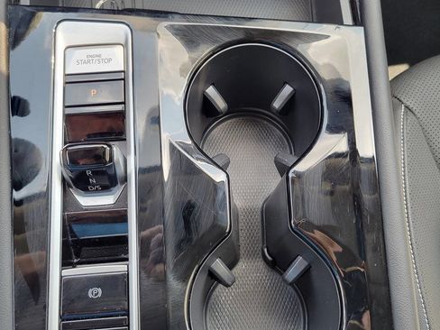 Used 2026 Volkswagen Atlas SE FWD image 22