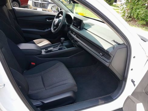 Used 2024 Honda Accord EX image 35