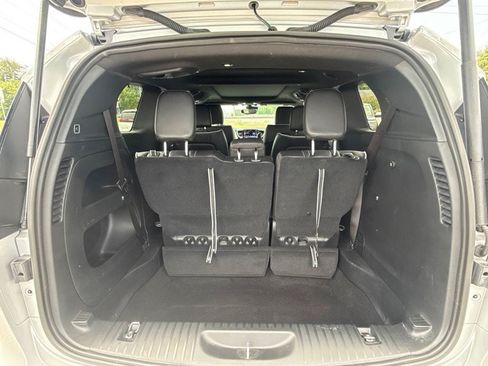 Used 2024 Chrysler Pacifica Limited w/ S Appearance Package FWD image 11