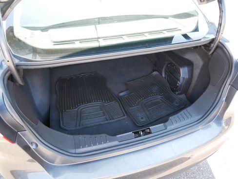 Used 2017 Ford Focus SEL w/ Cold Weather Package FWD image 18