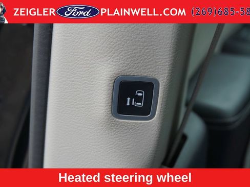 Used 2023 Chrysler Pacifica Limited FWD image 17