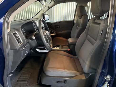 Used 2022 Nissan Frontier SV image 12