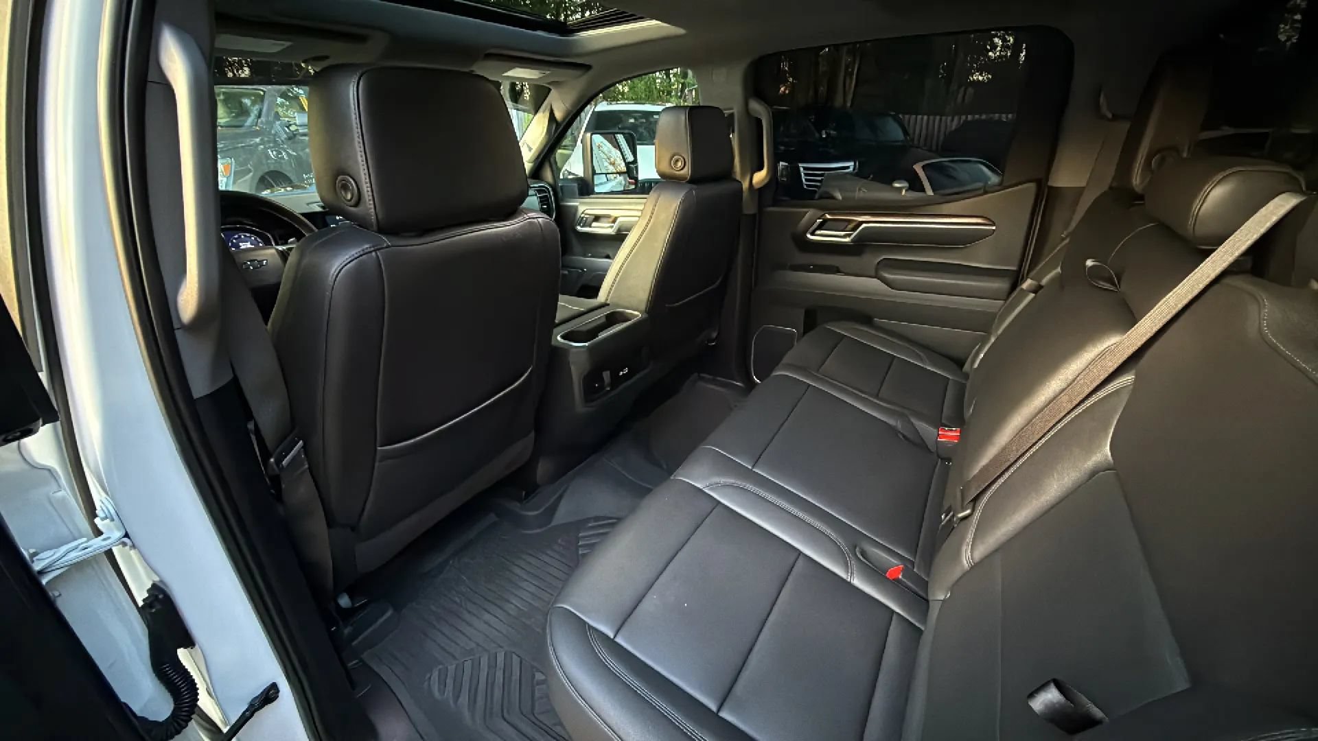 Used 2025 Chevrolet Silverado 1500 LT Trail Boss w/ Dark Appearance Package AWD/4WD image 23