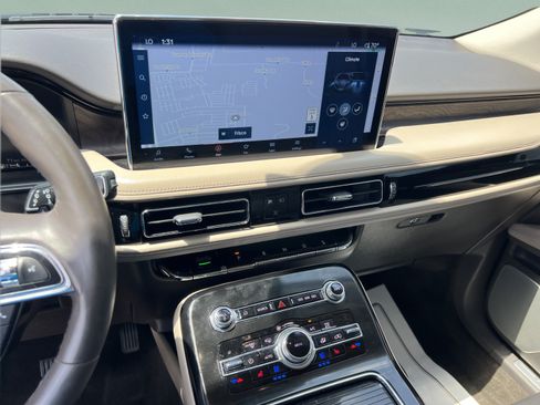 Certified 2022 Lincoln Nautilus Reserve w/ Equipment Group 202A AWD/4WD image 17