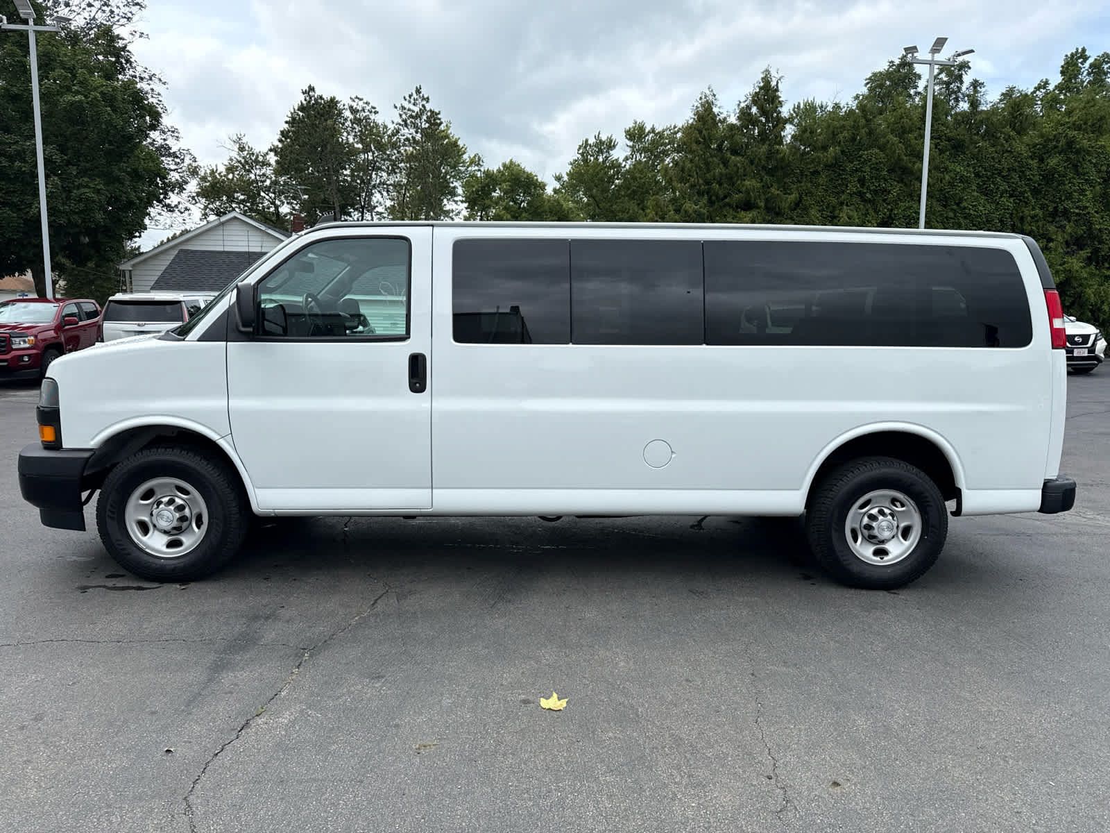 Used 2019 Chevrolet Express 3500 LS RWD image 6