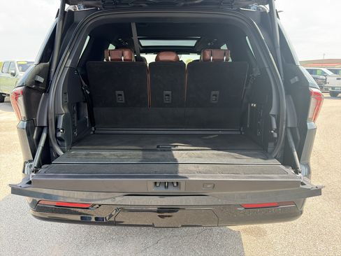 Used 2025 Lincoln Navigator Reserve AWD/4WD image 29