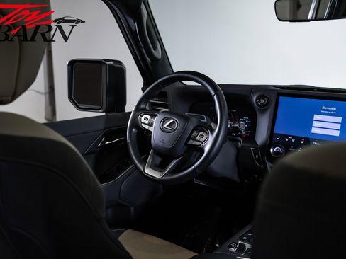 Used 2024 Lexus GX 550 AWD/4WD image 45