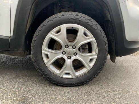 Used 2020 Jeep Renegade Limited AWD/4WD image 26
