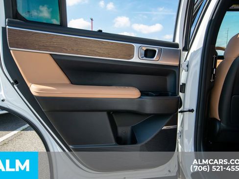 Used 2024 Hyundai Santa Fe Limited image 32