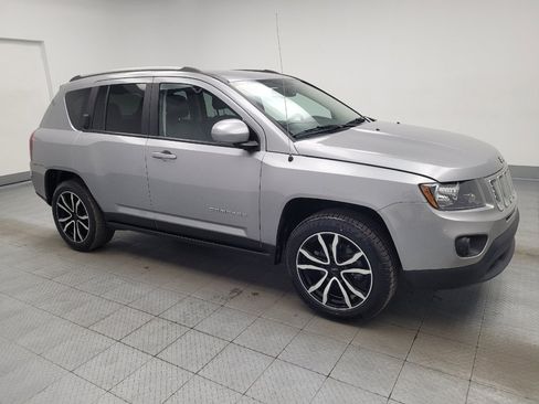 Used 2017 Jeep Compass Latitude AWD/4WD image 11