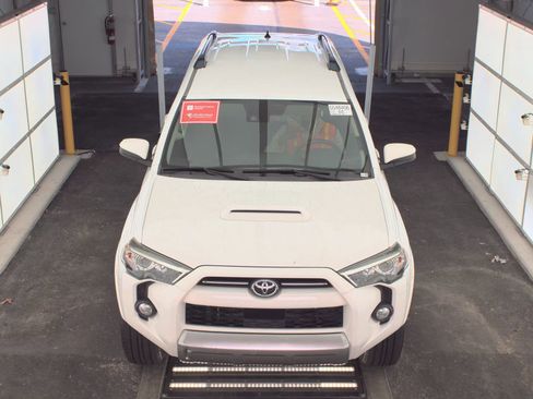 Used 2020 Toyota 4Runner TRD Off-Road image 2