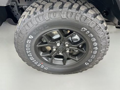 New 2025 Jeep Gladiator Sport image 28