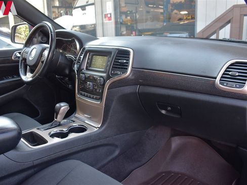 Used 2016 Jeep Grand Cherokee Laredo w/ Quick Order Package 23E image 12