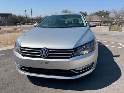 Used 2015 Volkswagen Passat 1.8T Limited Edition image 4