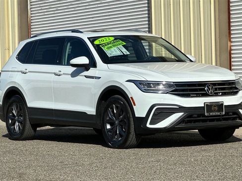 Used 2022 Volkswagen Tiguan SE image 8