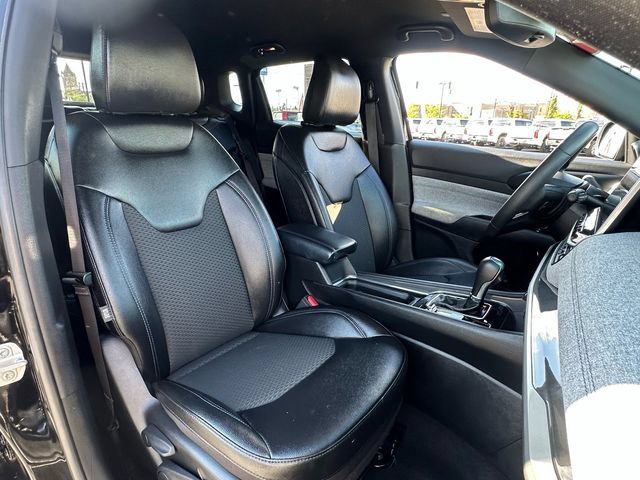 Used 2024 Jeep Compass Latitude AWD/4WD image 10