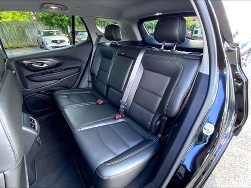 Used 2024 GMC Terrain SLT AWD/4WD image 25