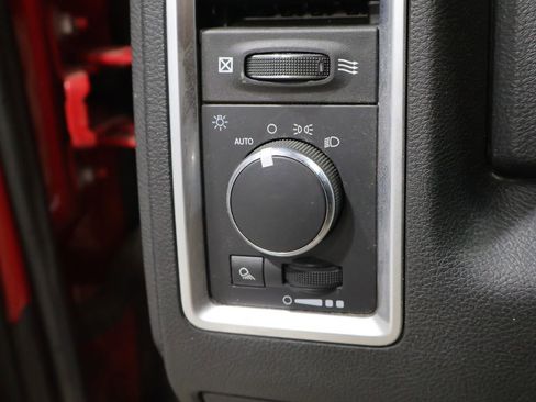 Used 2023 RAM 1500 Classic SLT AWD/4WD image 31
