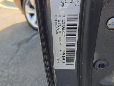 Used 2018 Dodge Challenger SXT RWD image 6