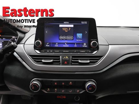 Used 2023 Nissan Altima 2.5 SR FWD image 12