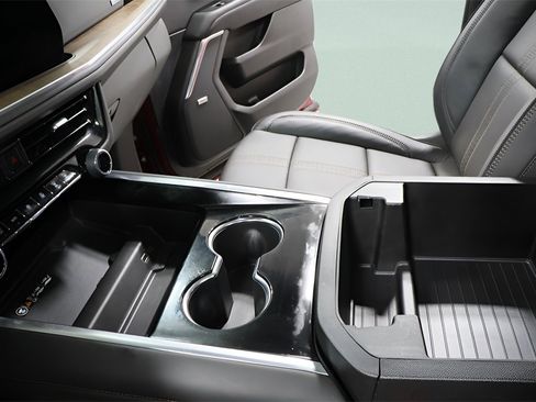 Used 2025 Chevrolet Tahoe High Country image 19