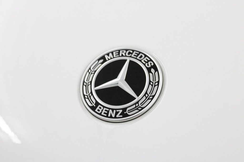 Used 2025 Mercedes-Benz GLC 300 4MATIC image 38