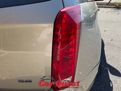 Used 2016 Cadillac SRX Luxury w/ Driver Awareness Package image 10