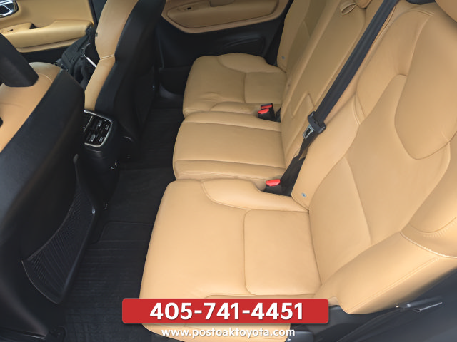 Used 2016 Volvo XC90 T6 Momentum w/ Momentum Plus Package AWD/4WD image 23