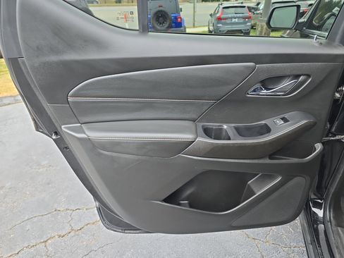 Used 2021 Chevrolet Traverse LS image 14