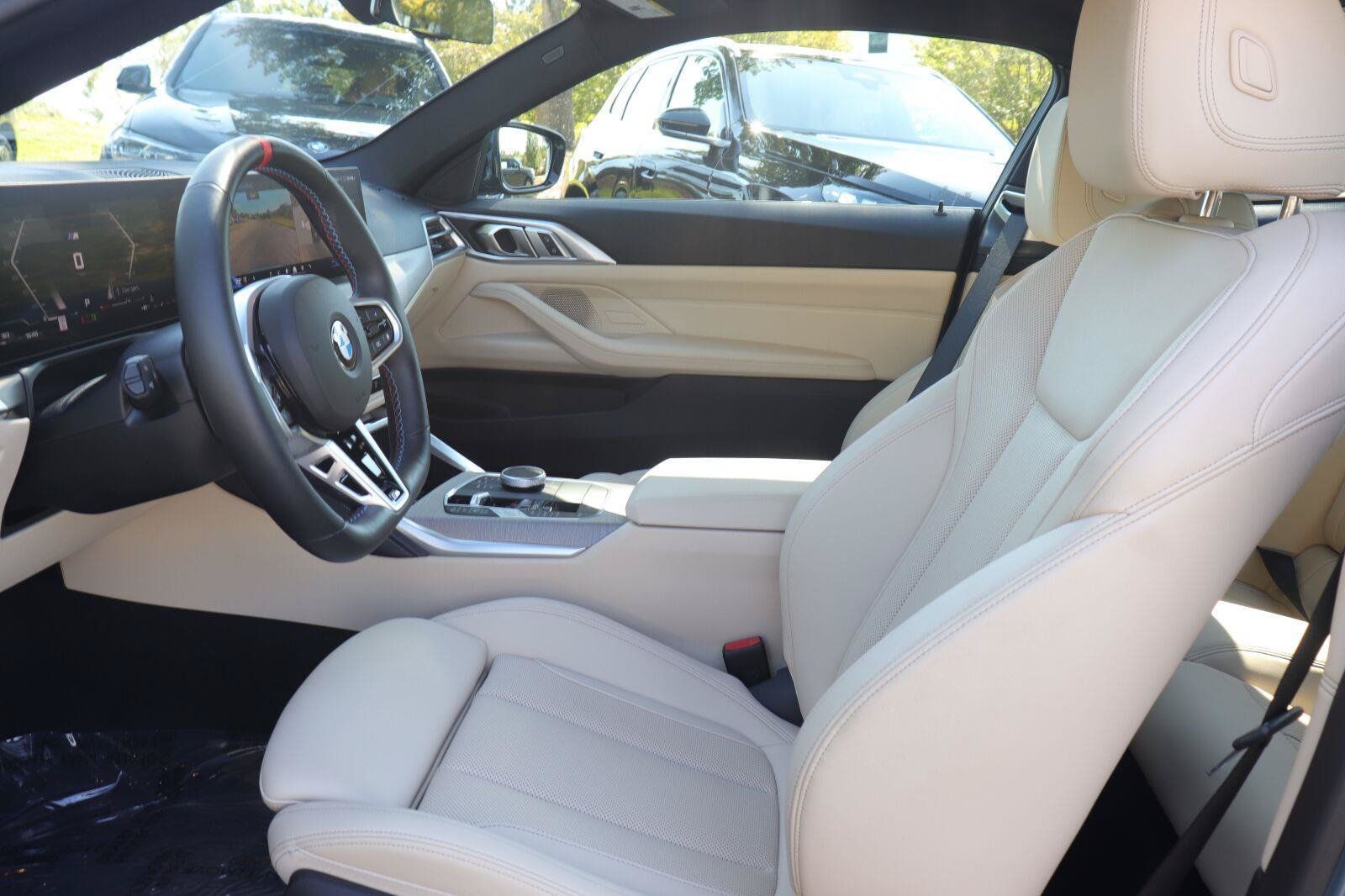 Used 2025 BMW M440i Coupe w/ Parking Assistance Package RWD image 10