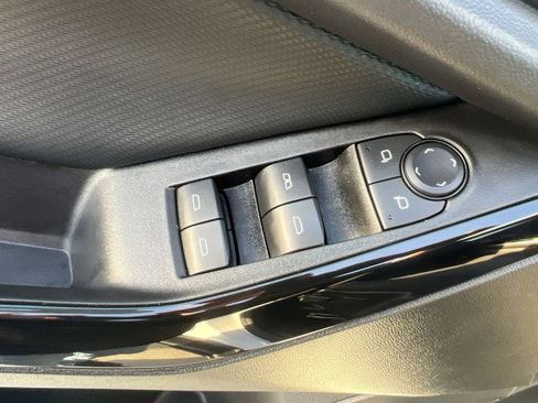 Used 2025 Chevrolet Equinox LT image 22