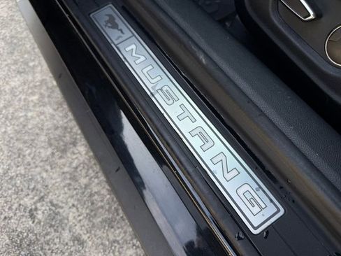 Used 2017 Ford Mustang Premium image 12