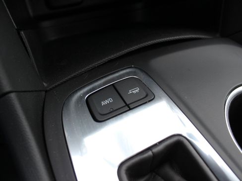 Used 2018 Chevrolet Equinox LT w/ Sun & Infotainment Package AWD/4WD image 30