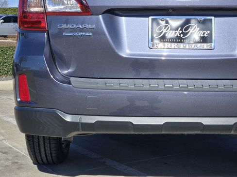 Used 2015 Subaru Outback 2.5i Limited image 14