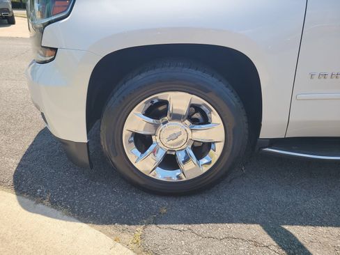 Used 2019 Chevrolet Tahoe Premier RWD image 9