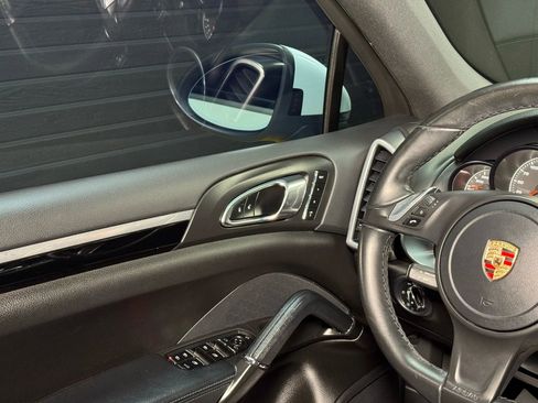 Used 2014 Porsche Cayenne AWD/4WD image 31