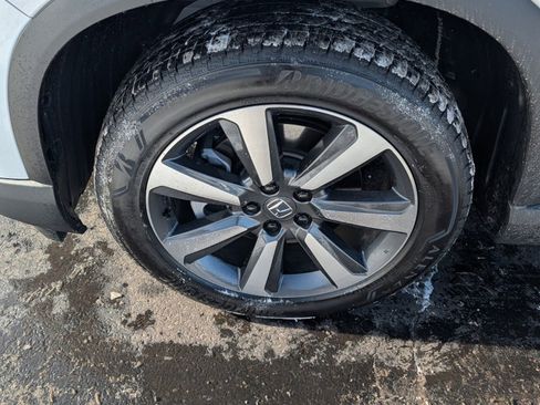 Used 2025 Honda Pilot Touring image 18