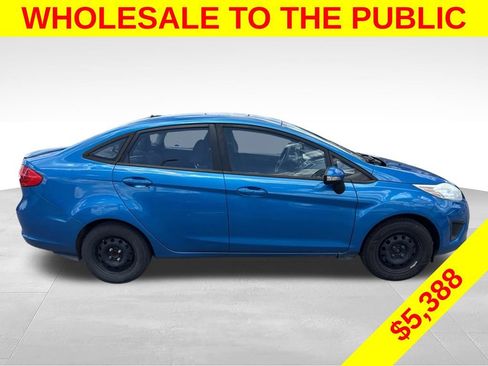 Used 2013 Ford Fiesta SE FWD image 8