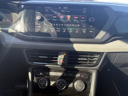 Used 2023 Volkswagen Taos SEL image 19