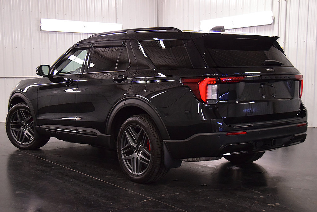 Used 2025 Ford Explorer ST-Line w/ Premium Package AWD/4WD image 5